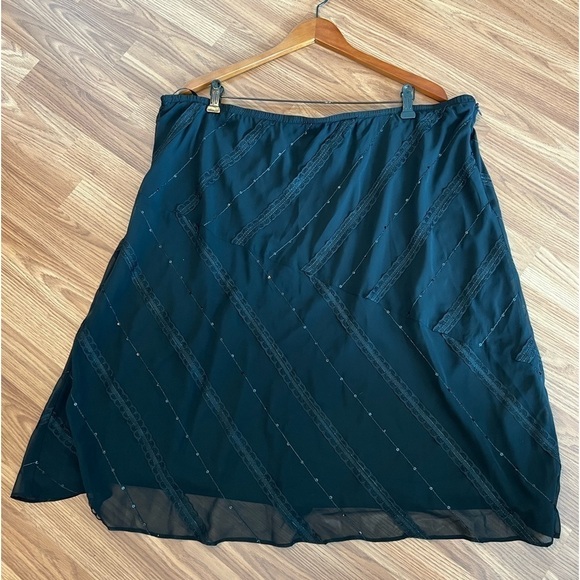 Black Patra Skirt - Picture 1 of 12